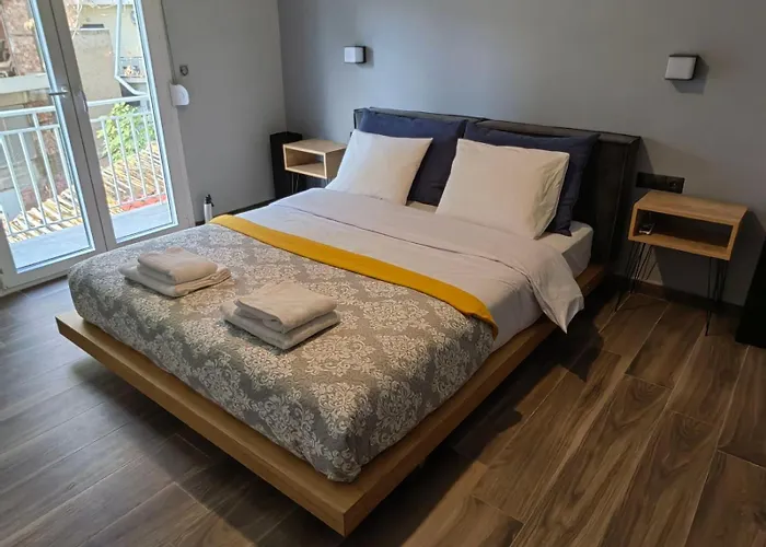 Nefertiti's Urban Luxury Kerameikos 2br Industrial Balconies Netflix Atene