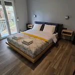Nefertiti's Urban Luxury Kerameikos 2br Industrial Balconies Netflix Athens