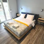 Nefertiti's Urban Luxury Kerameikos 2br Industrial Balconies Netflix * Athens