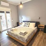 Apartment Nefertiti's Urban Luxury Kerameikos 2br Industrial Balconies Netflix