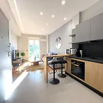 Nefertiti's Urban Luxury Kerameikos 2br Industrial Balconies Netflix Apartment Athens