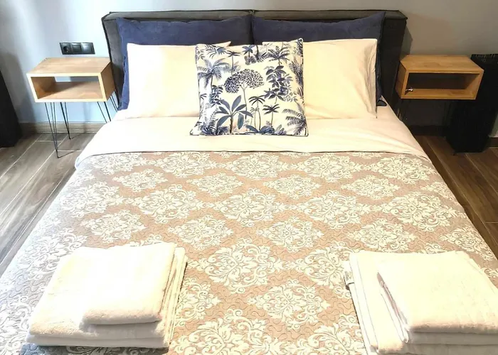 Nefertiti's Urban Luxury Kerameikos 2br Industrial Balconies Netflix *