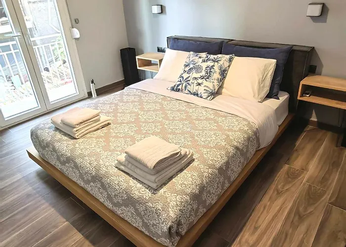 Nefertiti's Urban Luxury Kerameikos 2br Industrial Balconies Netflix Apartament *