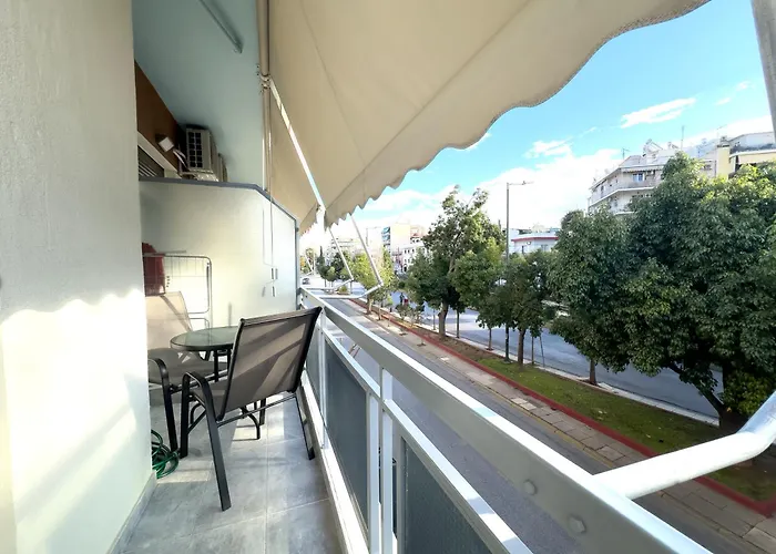 Nefertiti's Urban Luxury Kerameikos 2br Industrial Balconies Netflix * Atény